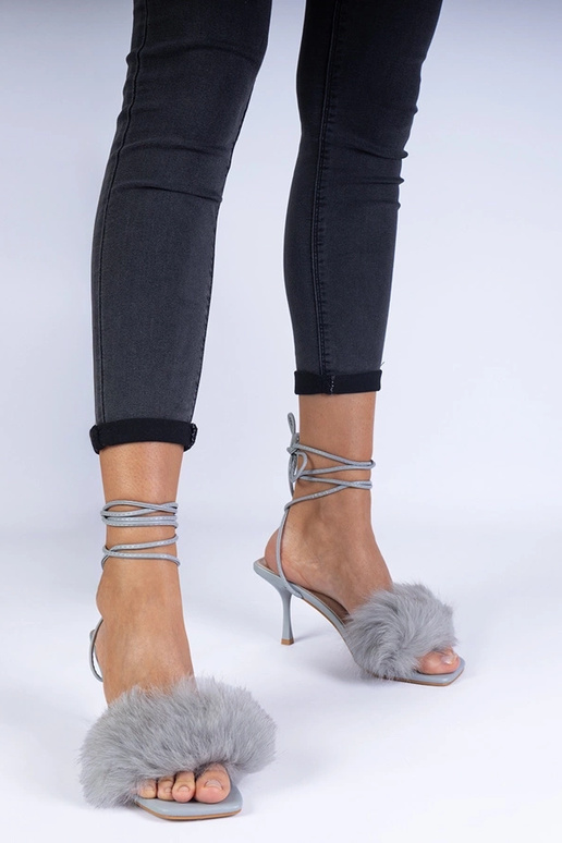 Šedé sandále na vysokom podpätku s...