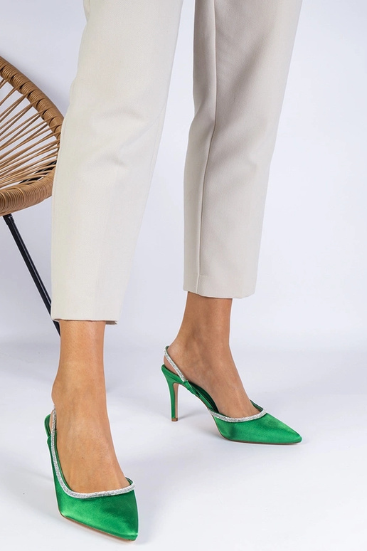 Zelené saténové lodičky s kamienkami...