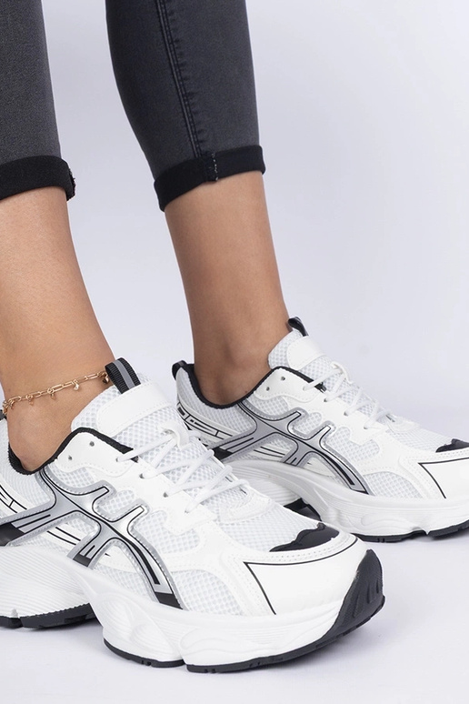 Čierne dámske tenisky na masívnej...