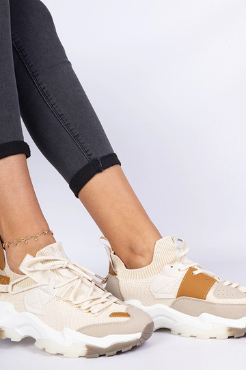 Bežové dámske sneakersy so štrukturálnym zvrškom Milada