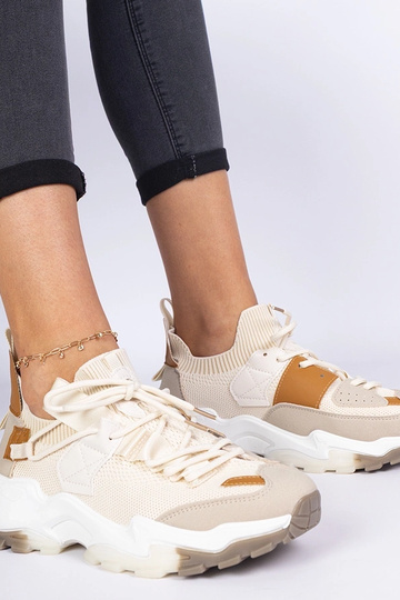Bežové dámske sneakersy so štrukturálnym zvrškom Milada 2
