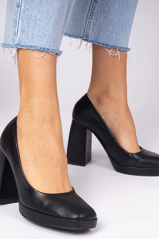 Čierne lodičky na masívnom podpätku... Čierne lodičky na masívnom podpätku...