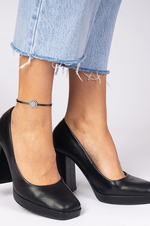 Čierne lodičky na masívnom podpätku... Čierne lodičky na masívnom podpätku...