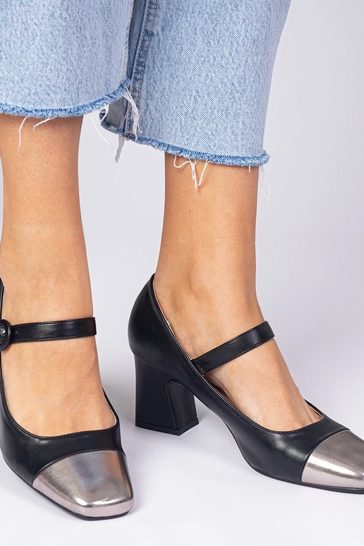 Čierne dámske lodičky so striebornou... Čierne dámske lodičky so striebornou...