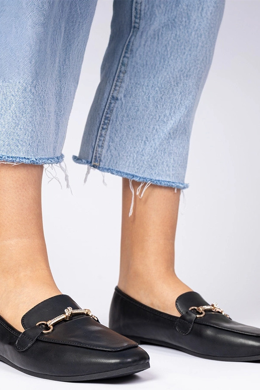 Čierne mokasíny s ozdobou a...