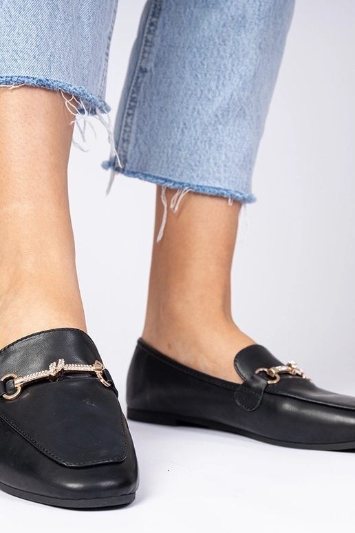 Čierne mokasíny s ozdobou a...