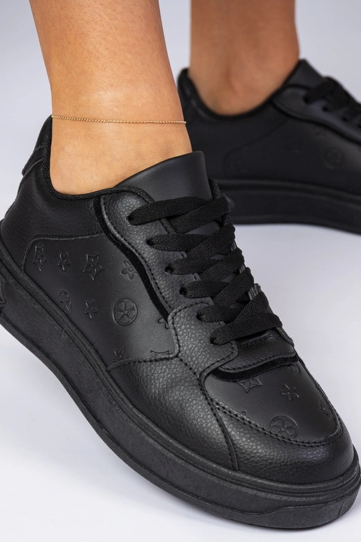 Čierne športové tenisky z umelej kože...