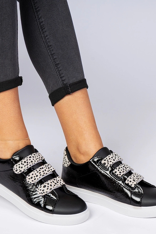 Čierne tenisky so zvieracím vzorom na...