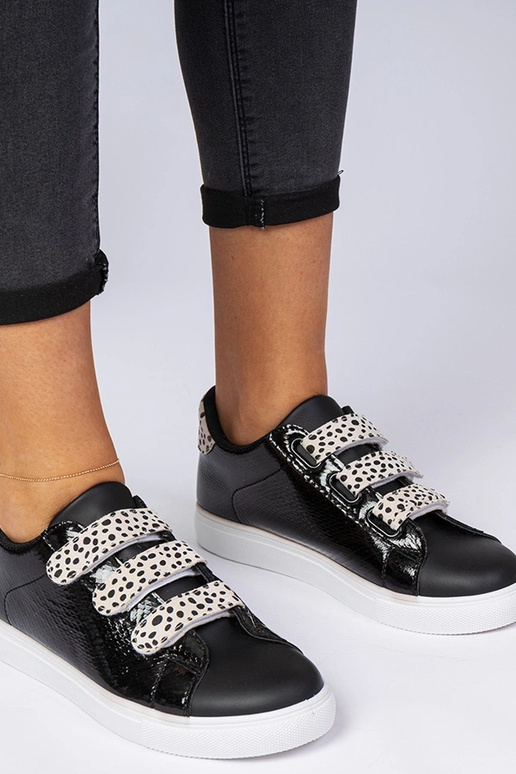 Čierne tenisky so zvieracím vzorom na...