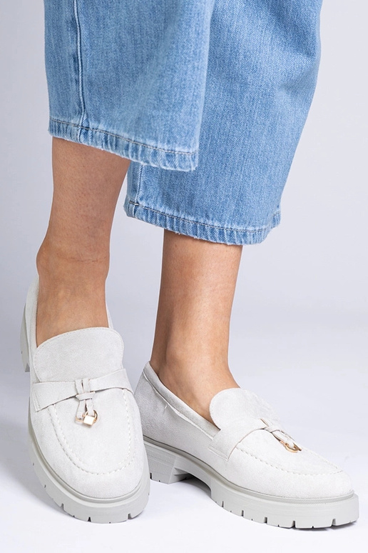 Bežové sandále na podpätku viazané s...