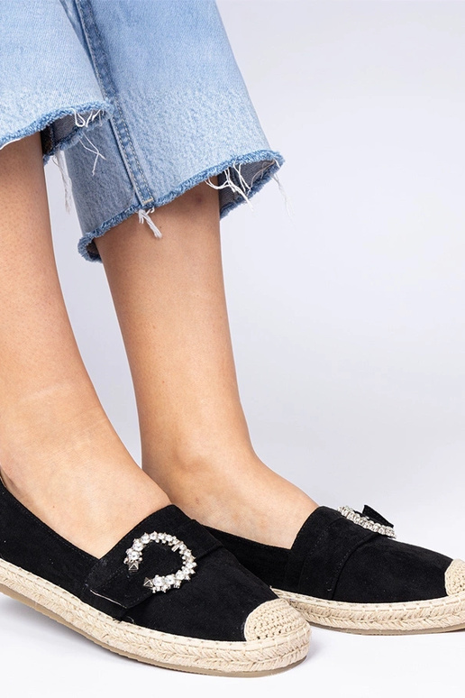 Čierne espadrily zdobené kryštálmi... Čierne espadrily zdobené kryštálmi...
