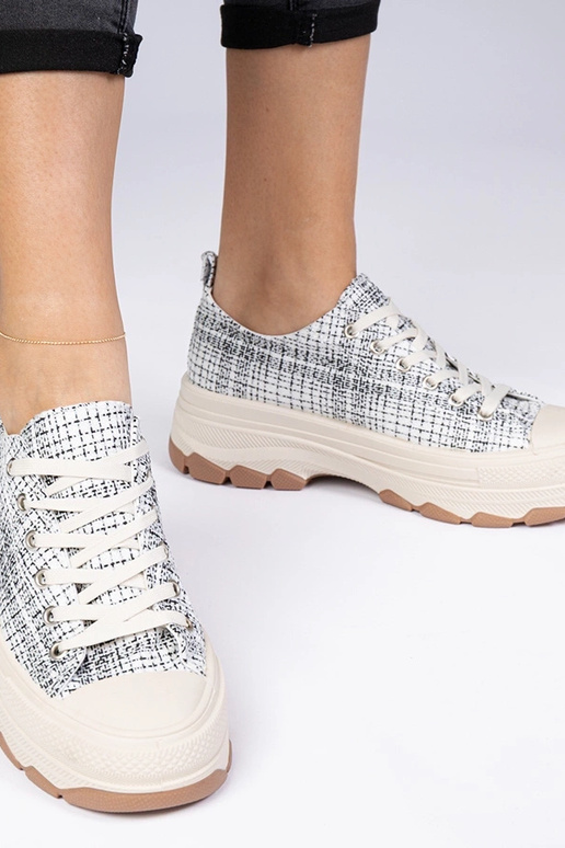 Bielo-čierne tenisky na hrubej...