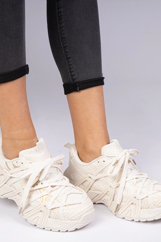 Béžové sneakersy na masívnej podrážke...