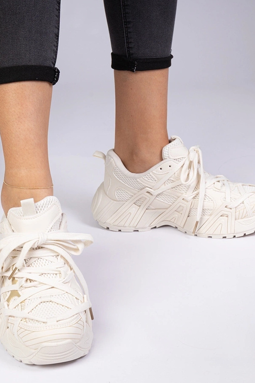 Béžové sneakersy na masívnej podrážke...