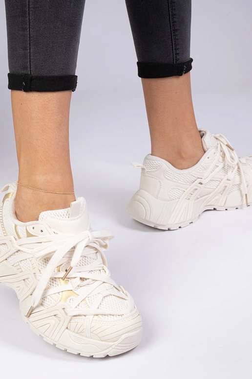 Béžové sneakersy na masívnej podrážke...