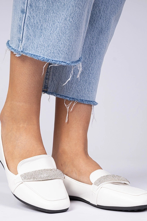 Biele dámske mokasíny s cyrkóniami...