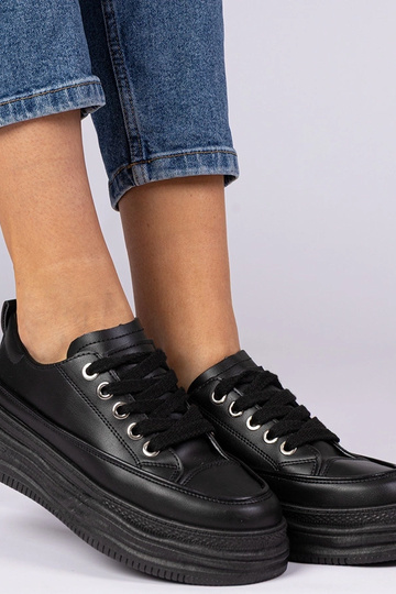 Czarne dámske tenisky na... 2