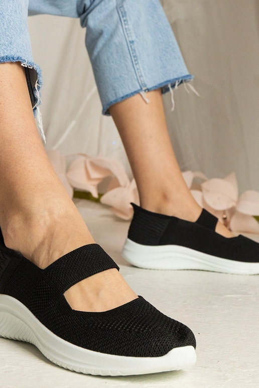 Čierne tenisky na štruktúrovanej...