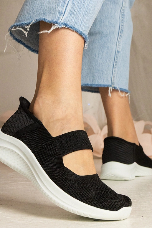 Čierne tenisky na štruktúrovanej...