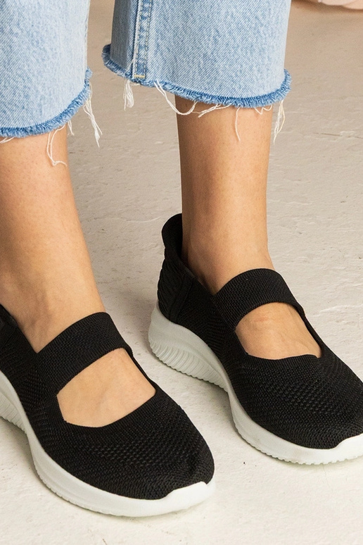 Čierne tenisky na štruktúrovanej...