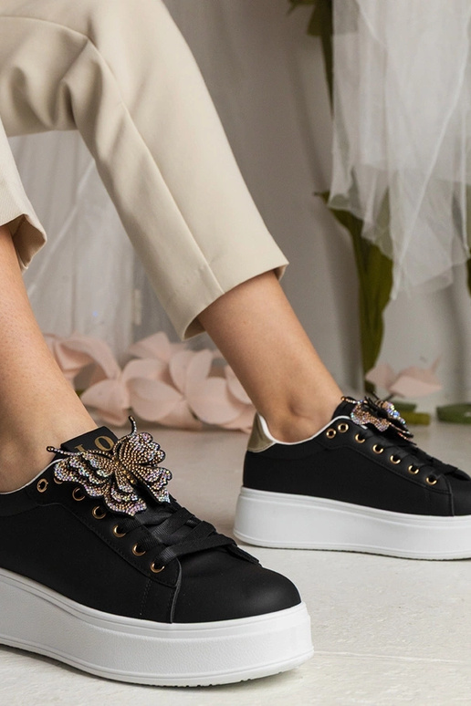 Čierne tenisky s motýlikom a zirkónmi...