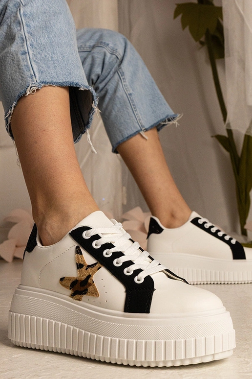 Bielo-čierne tenisky zdobené...