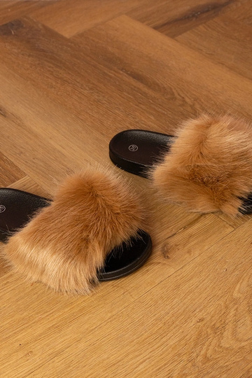 Hnedé detské šľapky s... 2