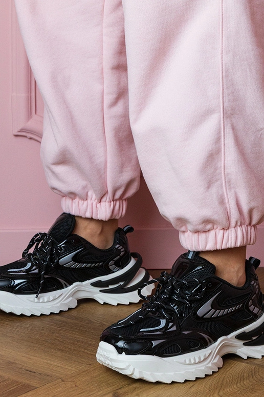 Čierne dámske tenisky na štýlovej... Čierne dámske tenisky na štýlovej...