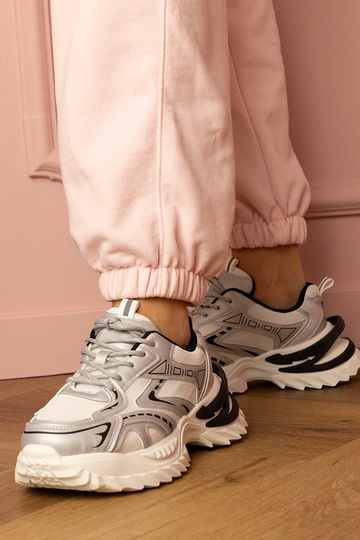 Strieborné dámske tenisky...