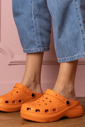 Oranžové dámske uzavreté...