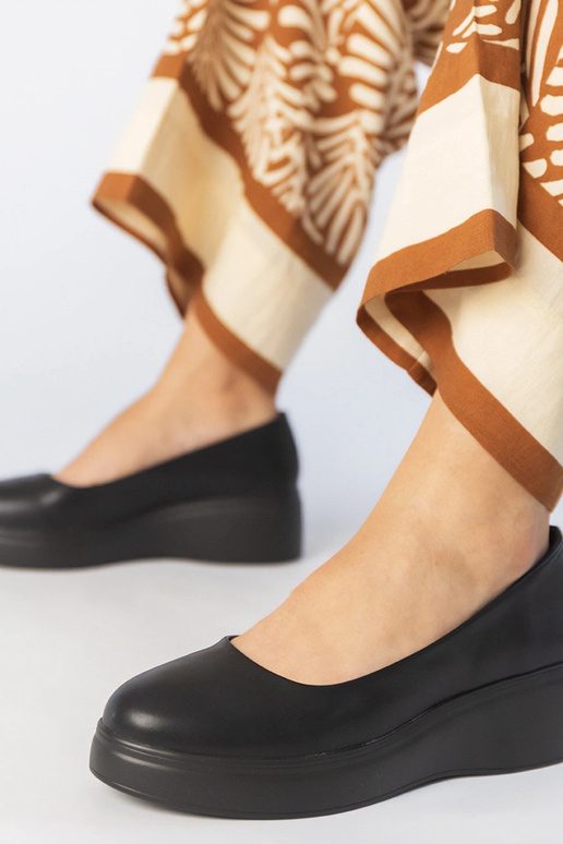 Čierne poltopánky na platforme z...