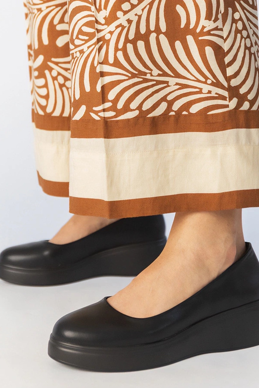 Čierne poltopánky na platforme z...