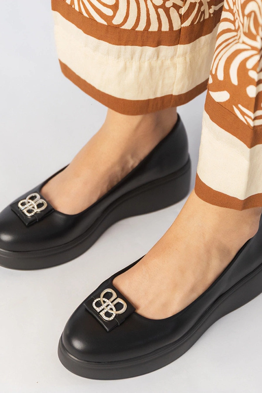 Čierne poltopánky na platforme s...