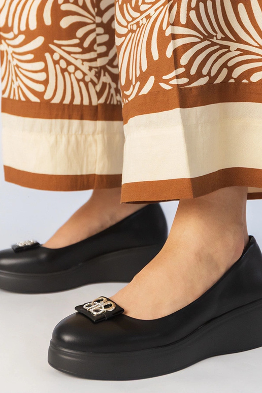 Čierne poltopánky na platforme s...