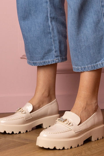 Béžové lakované dámske...