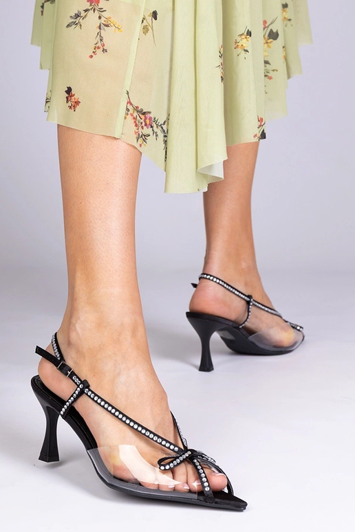 Čierne priesvitné sandále na podpätku... Čierne priesvitné sandále na podpätku...