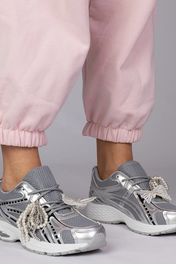 Strieborné športové topánky...
