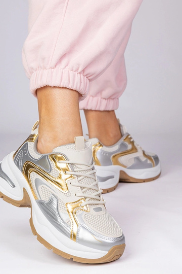 Zlaté športové topánky na... 2