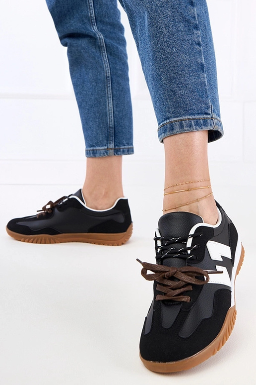 Čierne športové topánky so farebnými...