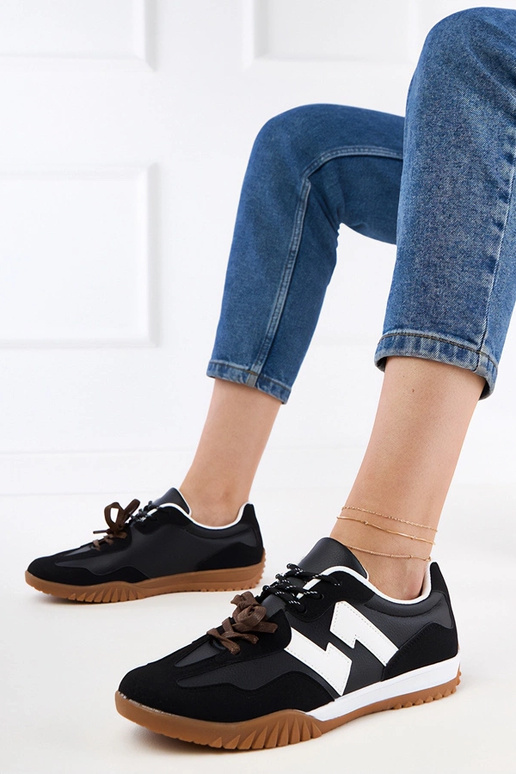 Čierne športové topánky so farebnými...