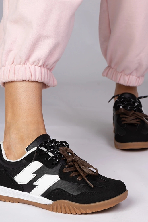 Čierne športové topánky so farebnými...