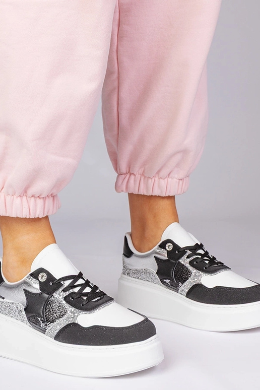 Čierne športové topánky s trblietkami...