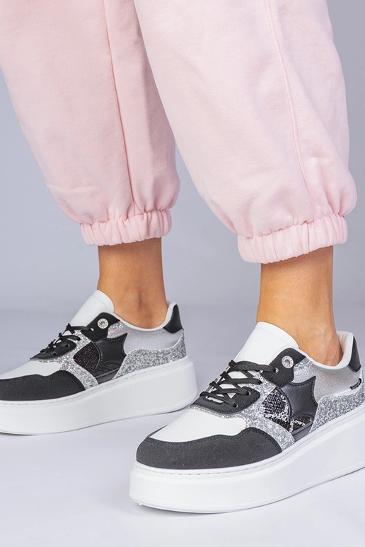 Čierne športové topánky s trblietkami...