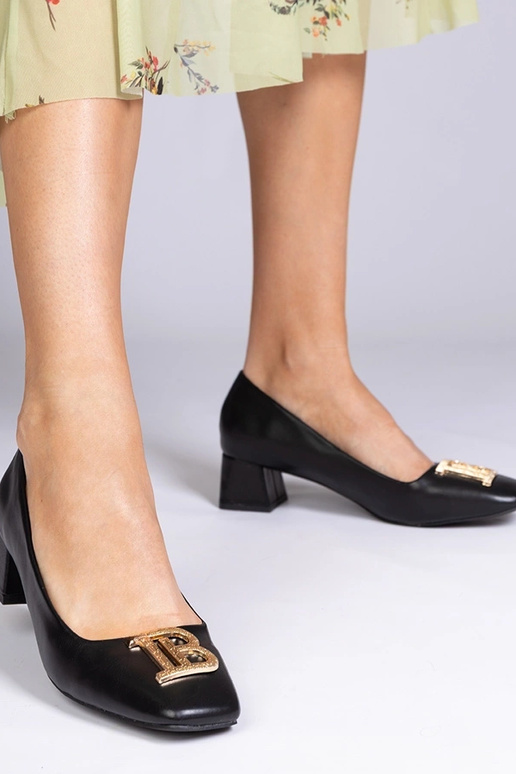 Čierne vysoké podpätky na nízkom...