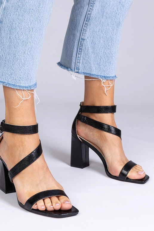Čierne sandále z umelej kože na...