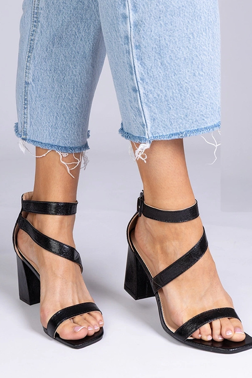 Čierne sandále z umelej kože na...