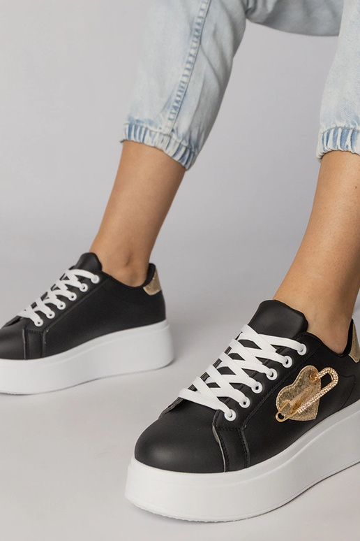 Čierne športové topánky s podpätkom v...