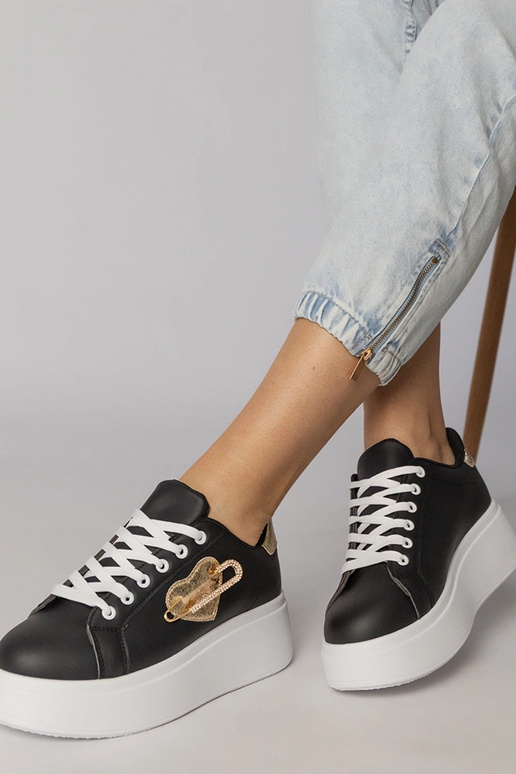 Čierne športové topánky s podpätkom v...