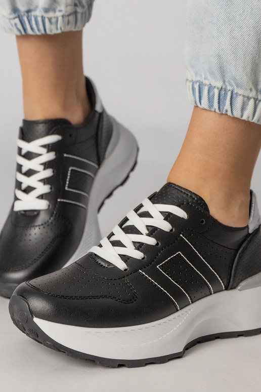 Čierne športové topánky so...