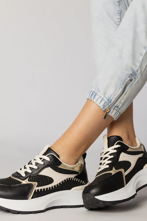 Čierne športové topánky s tkaným...